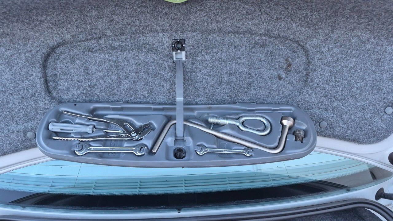 Used 2004 BMW 325Ci Coupe image 38