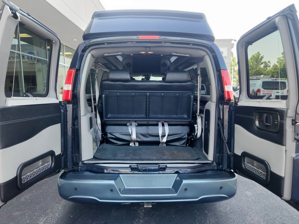 Used 2021 Chevrolet Express 2500 Extended w/ Enhanced Convenience Package RWD image 12