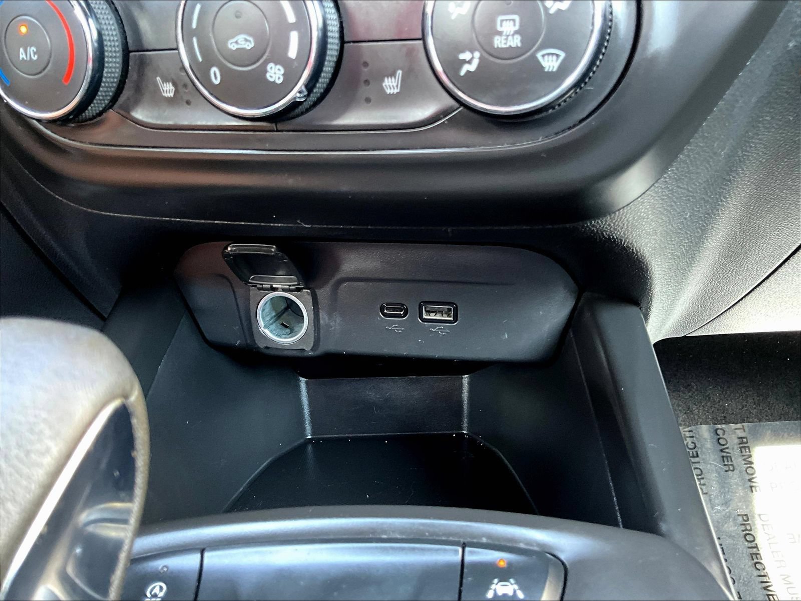 Used 2024 Chevrolet Trax RS FWD image 18