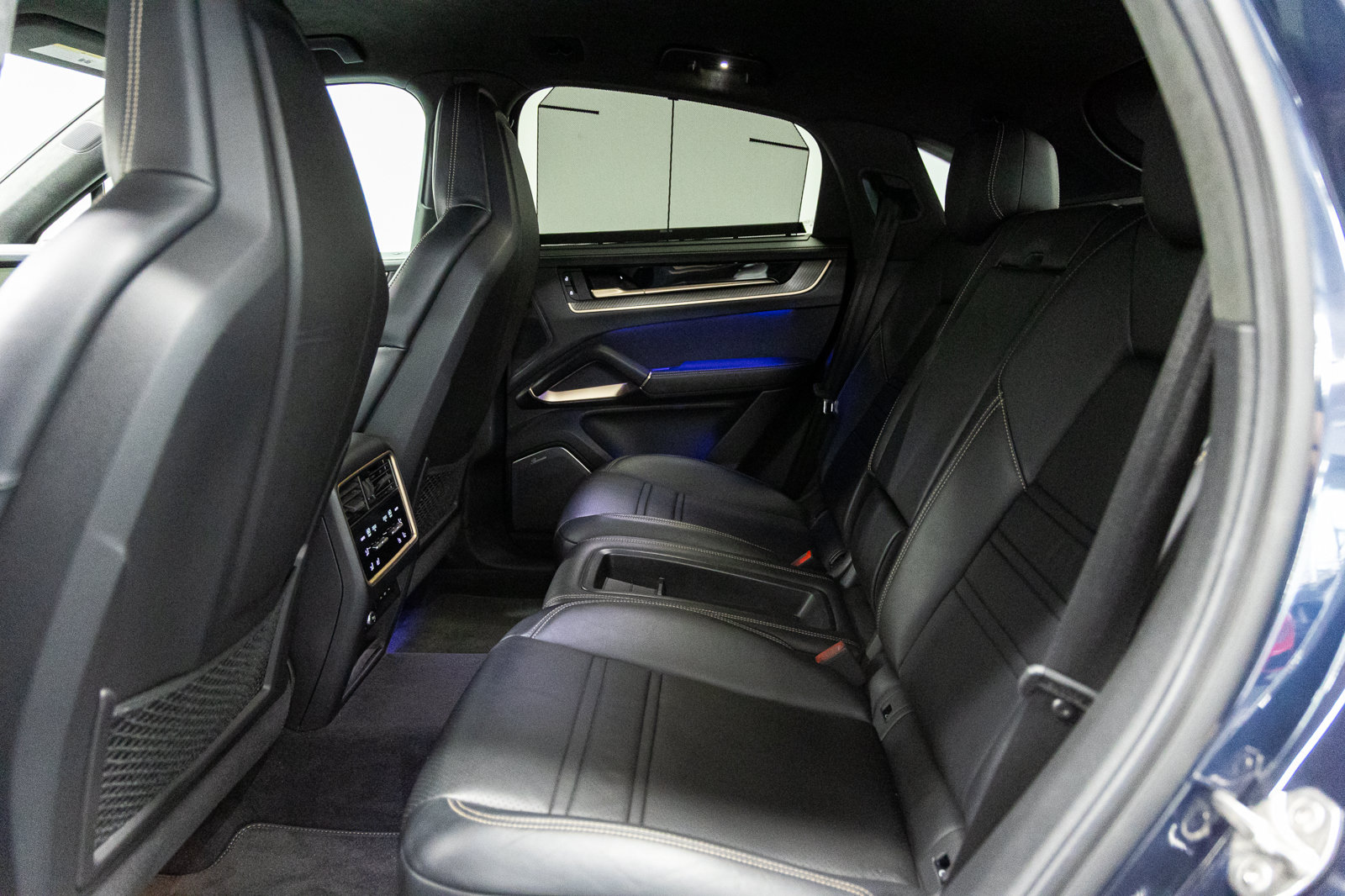 Used 2024 Porsche Cayenne Turbo GT AWD/4WD image 45