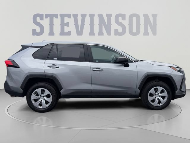 Used 2025 Toyota RAV4 LE AWD/4WD image 6