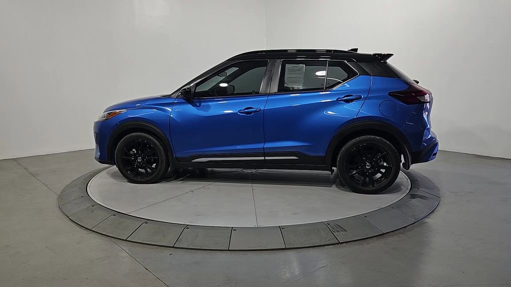 Used 2021 Nissan Kicks SR w/ SR Premium Package image 2