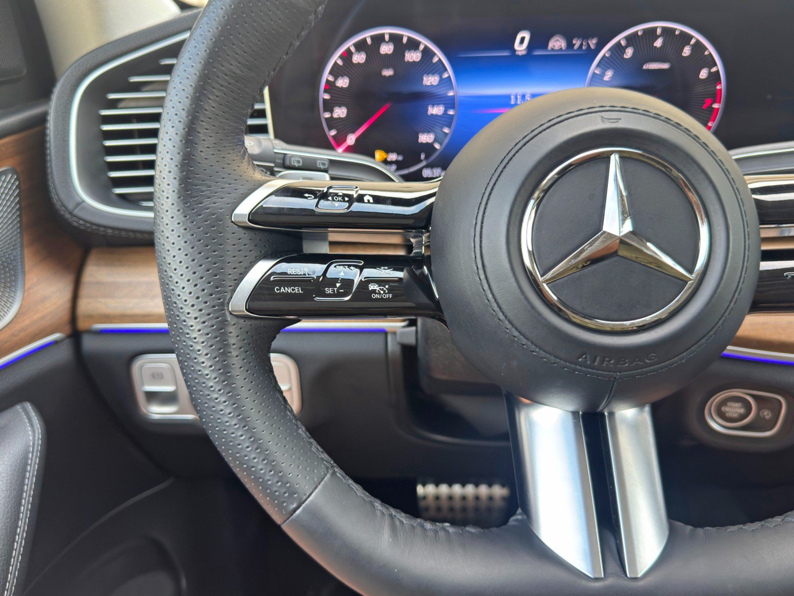 Used 2024 Mercedes-Benz GLS 450 4MATIC w/ AMG Line Exterior image 25