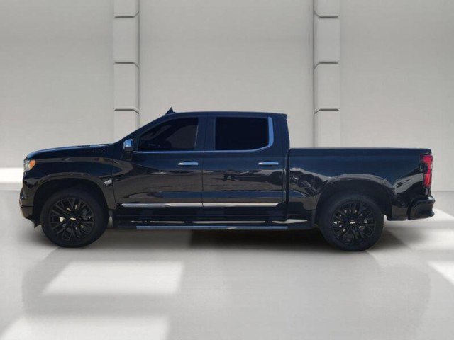 Used 2023 Chevrolet Silverado 1500 High Country w/ Technology Package AWD/4WD image 4