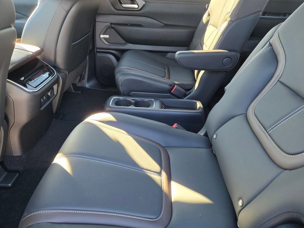 New 2026 Nissan Armada SL w/ Captain's Chari Seat Package image 20