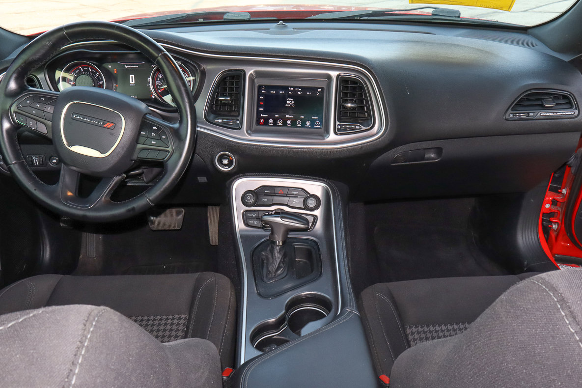 Used 2019 Dodge Challenger SXT image 10