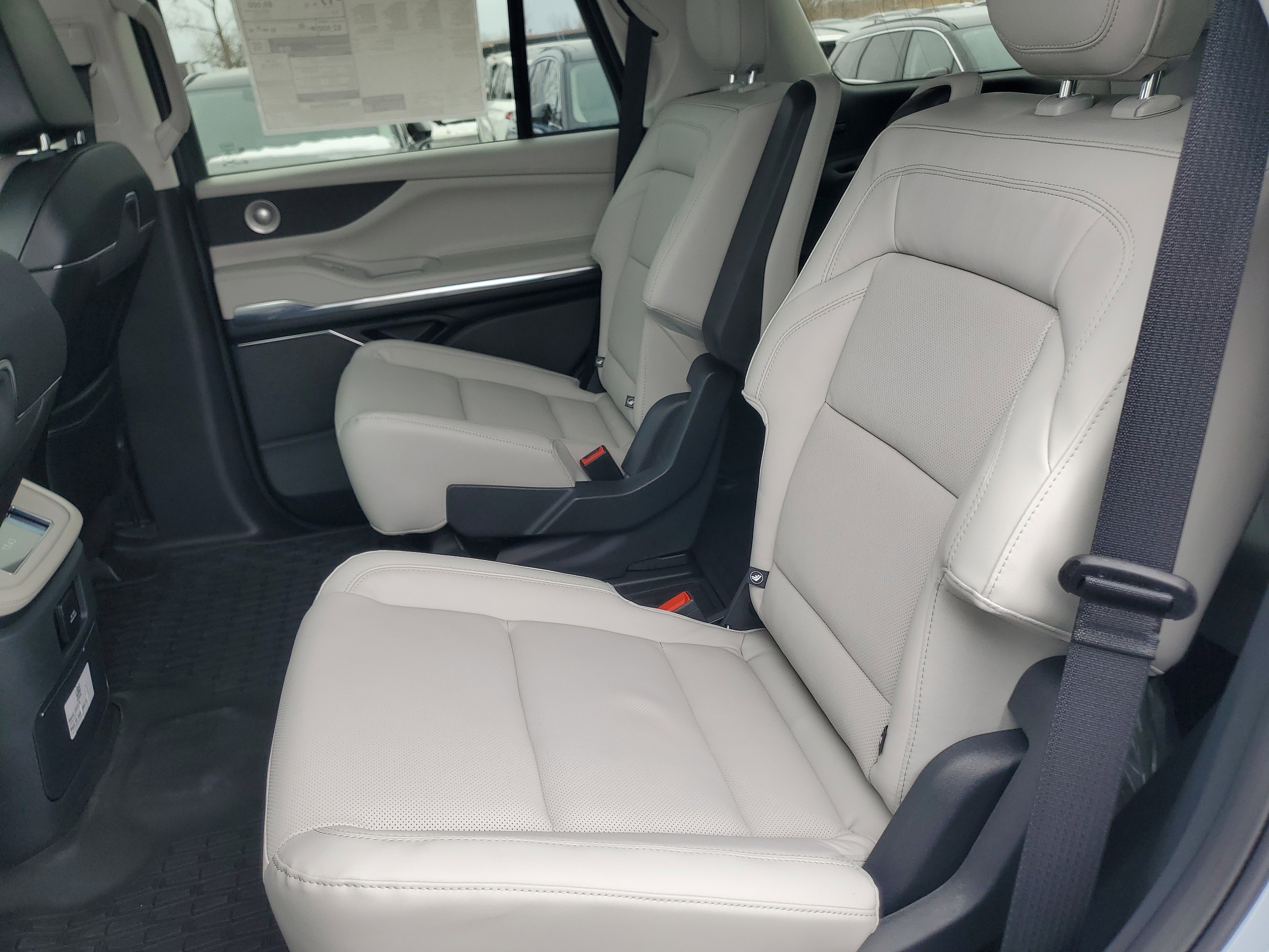 New 2026 Lincoln Navigator Reserve w/ Jet Appearance Package image 30