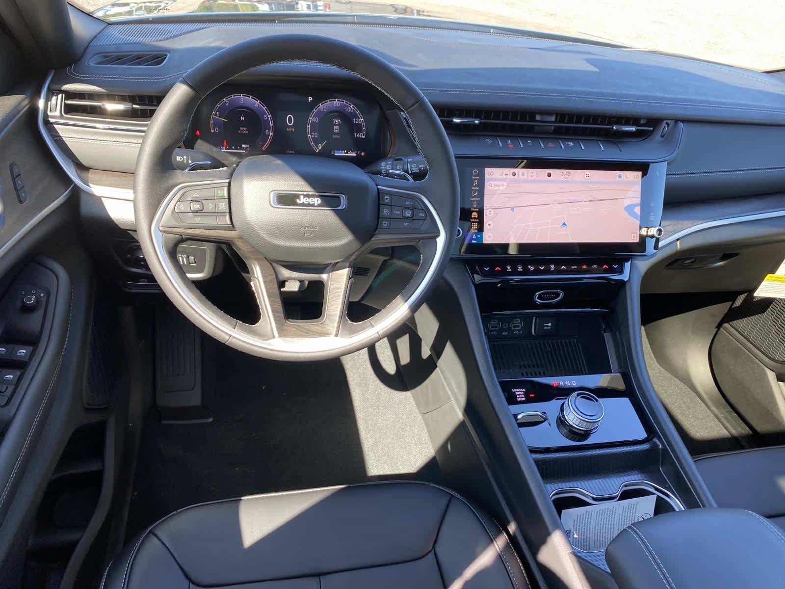 New 2027 Jeep Grand Cherokee L Limited AWD/4WD image 10