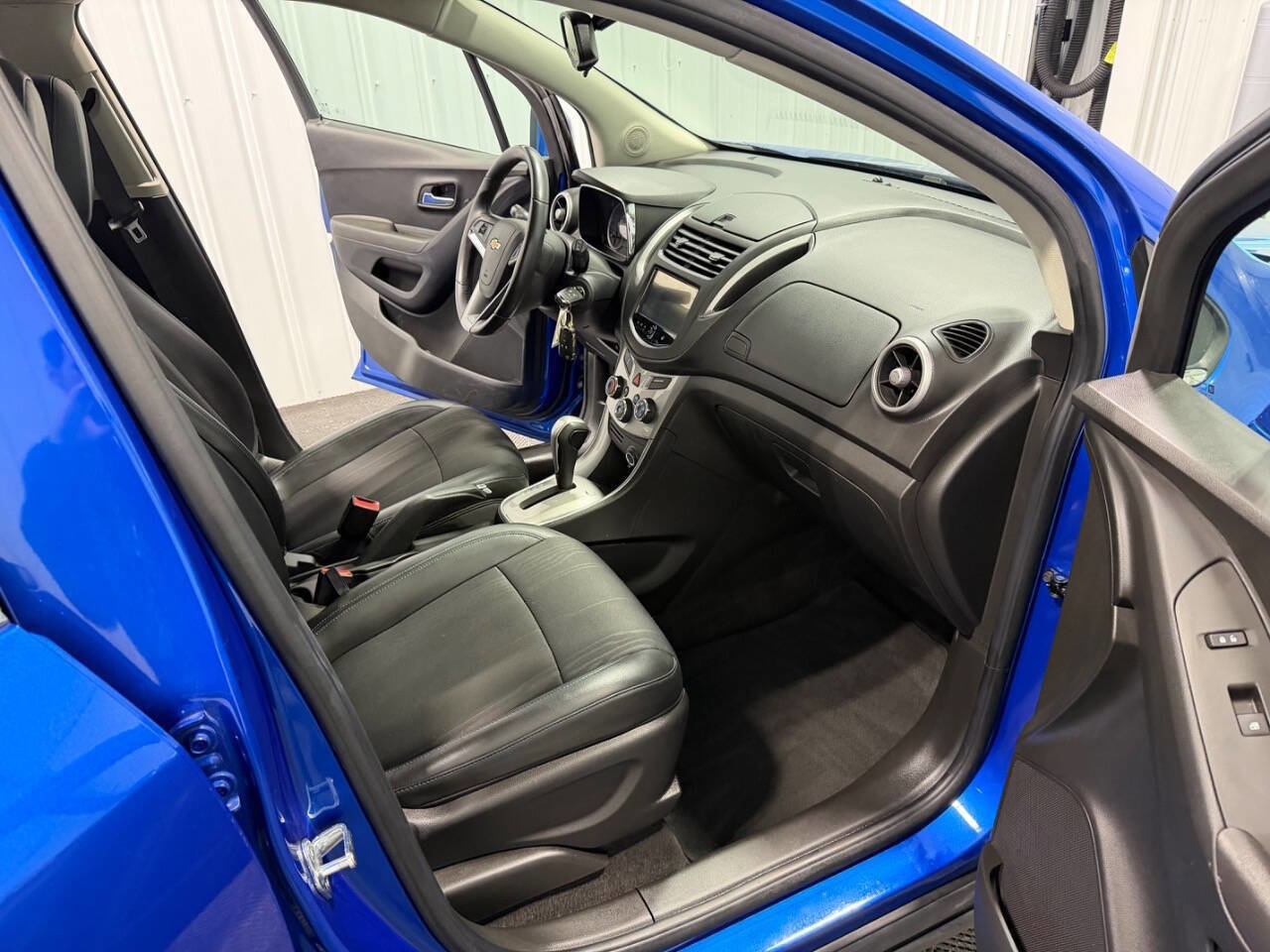 Used 2016 Chevrolet Trax LT w/ LT Convenience Package image 15