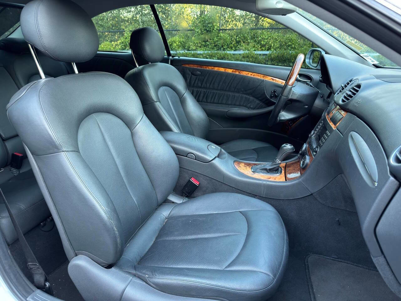 Used 2005 Mercedes-Benz CLK 500 Coupe w/ Sunroof Pkg image 13