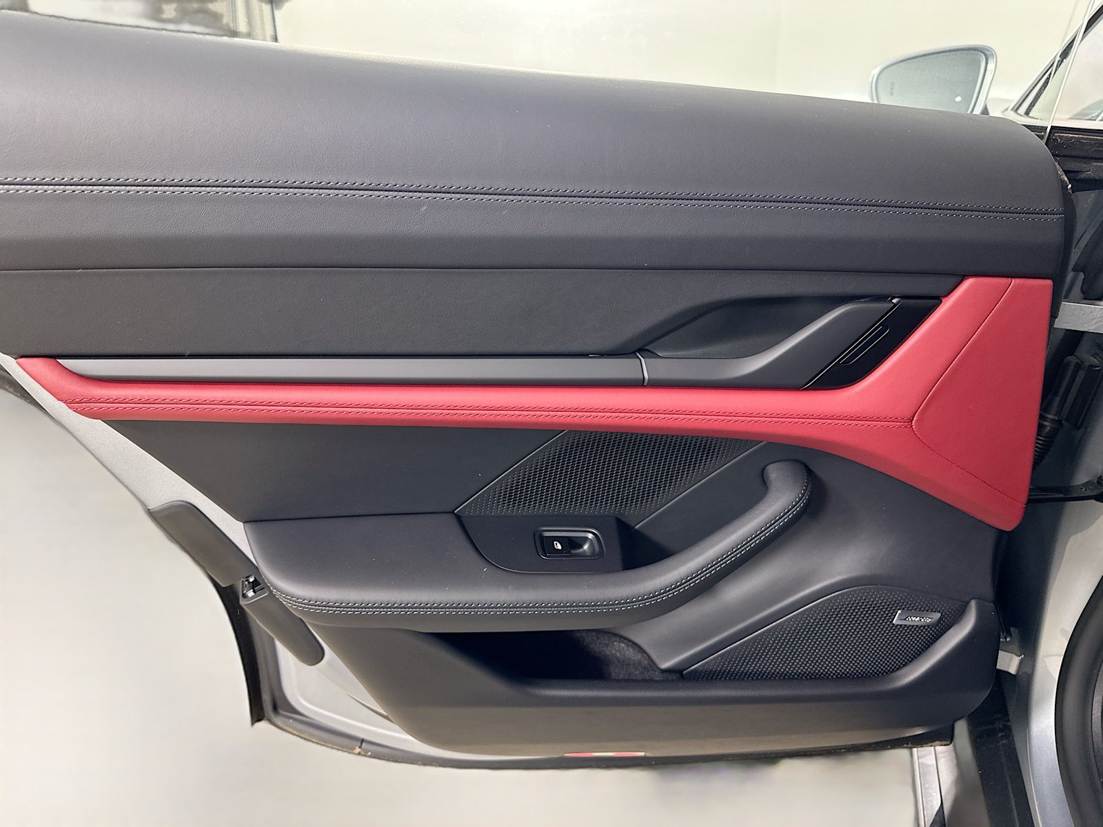 New 2026 Porsche Taycan GTS AWD/4WD image 33