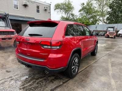 Used 2021 Jeep Grand Cherokee Trailhawk AWD/4WD image 3