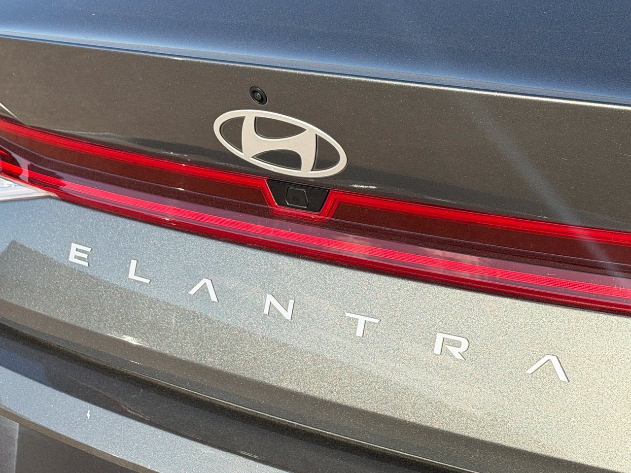 Used 2025 Hyundai Elantra SEL FWD image 8