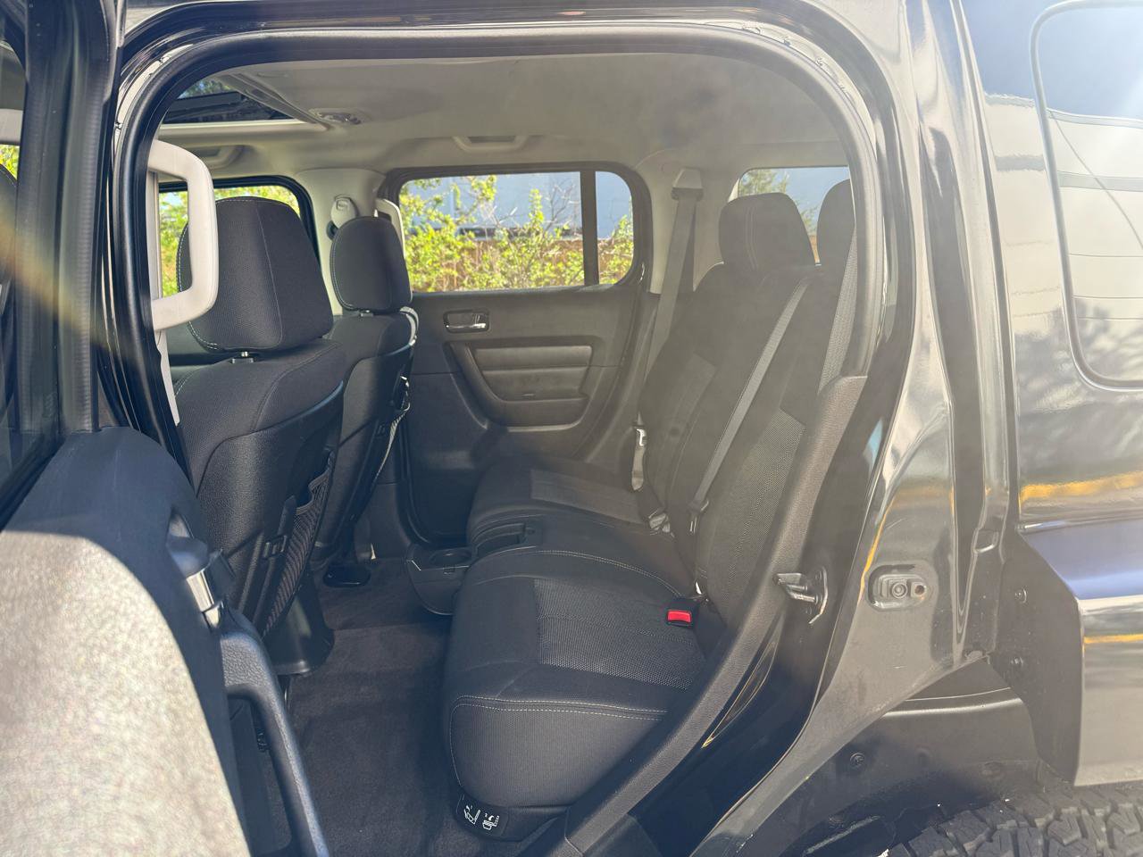 Used 2010 HUMMER H3 Adventure image 19