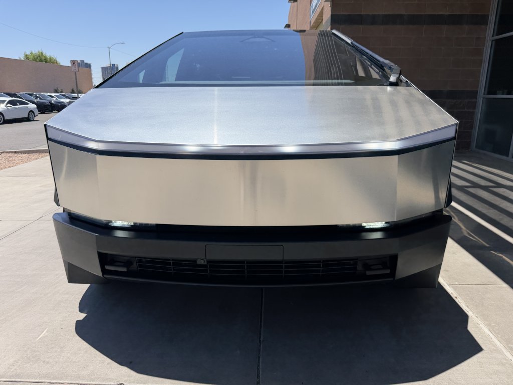 Used 2024 Tesla Cybertruck AWD Crew Cab image 10