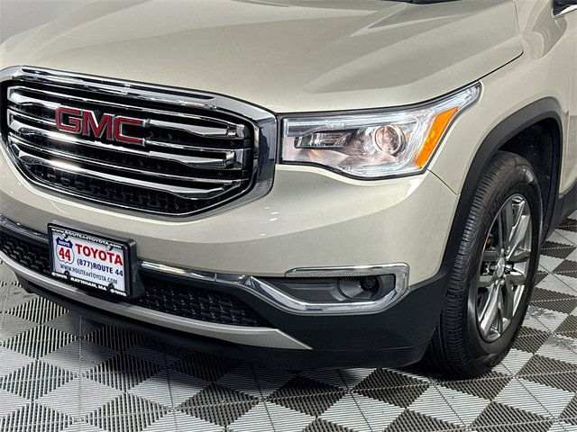Used 2017 GMC Acadia SLT image 3
