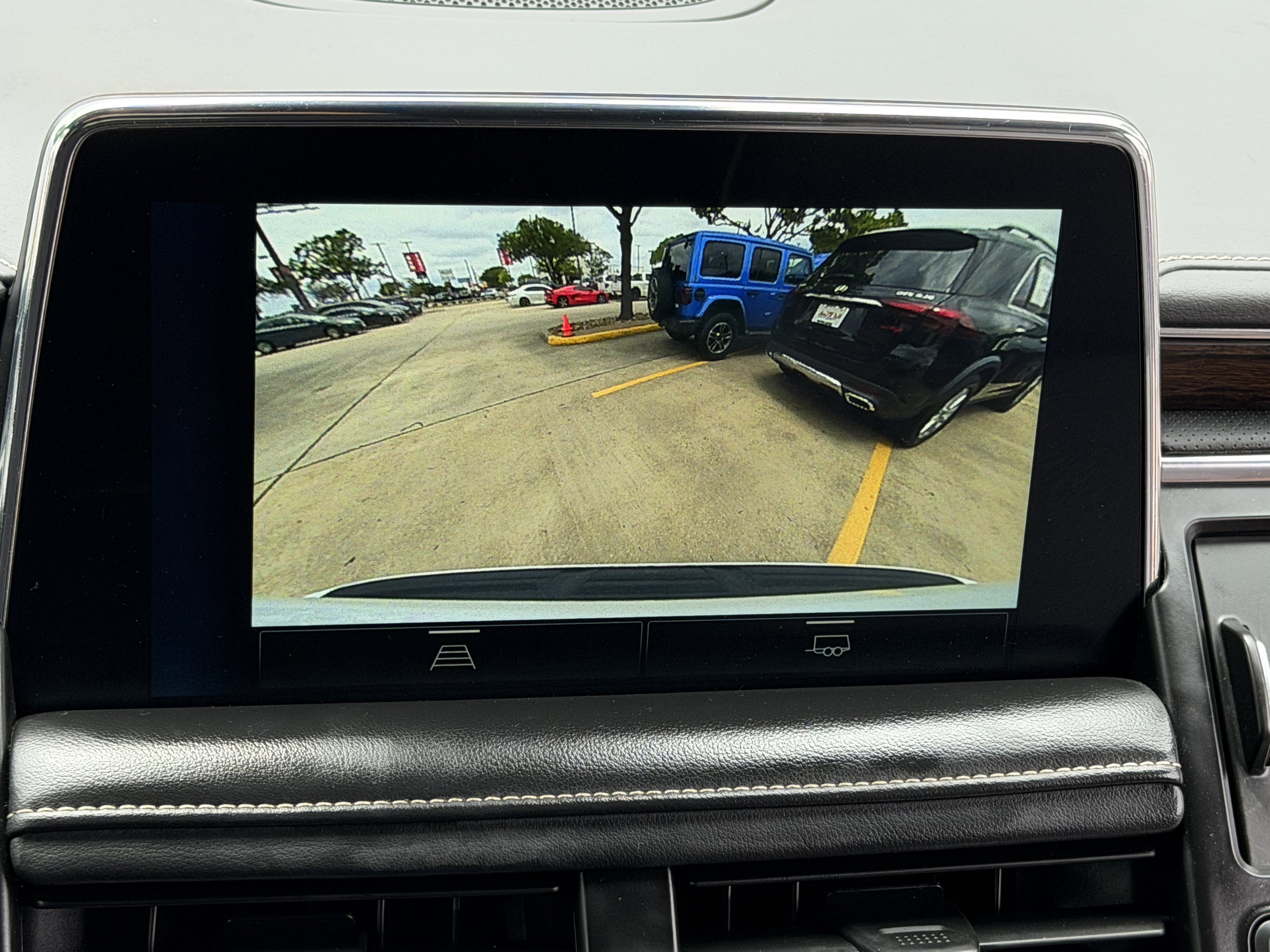 Used 2023 Chevrolet Suburban Premier RWD image 26