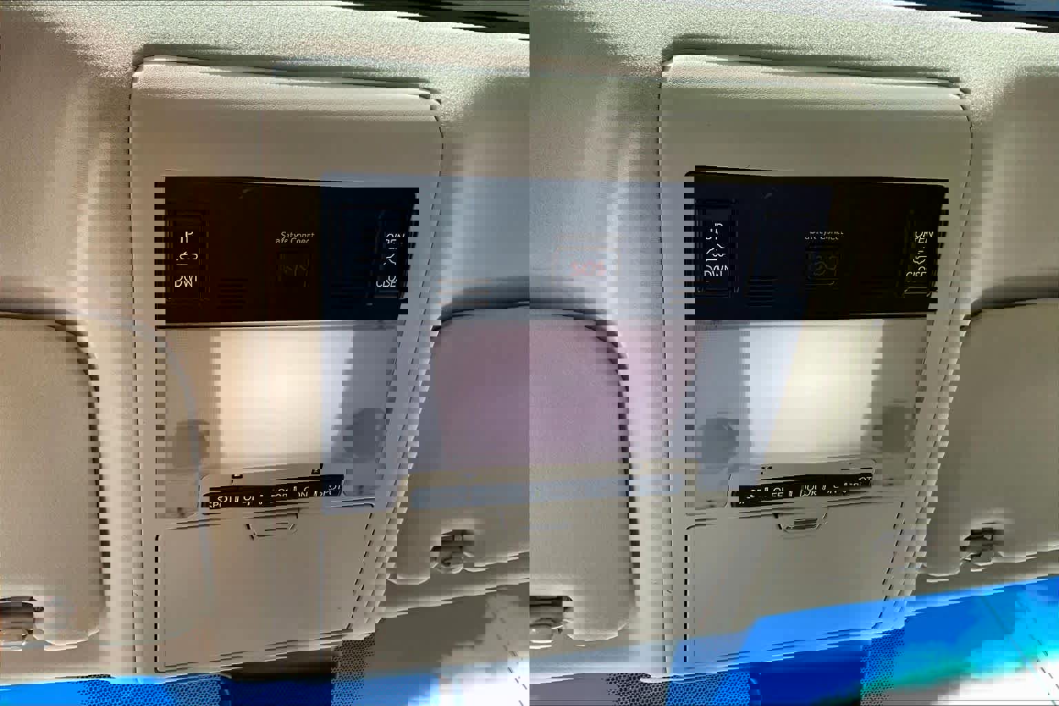 Used 2015 Lexus LS 460 w/ Comfort Package image 32