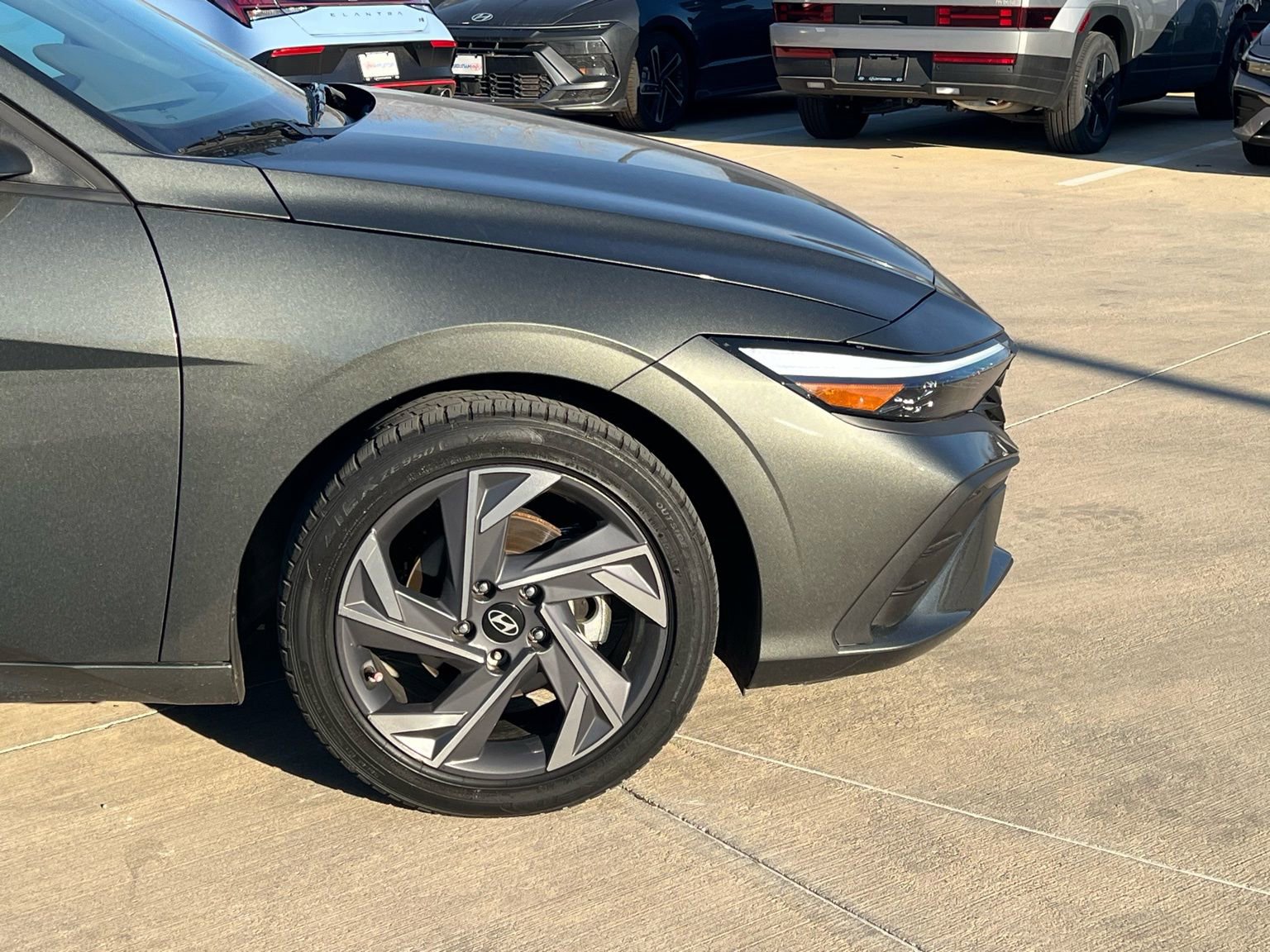 Certified 2025 Hyundai Elantra Sport image 8