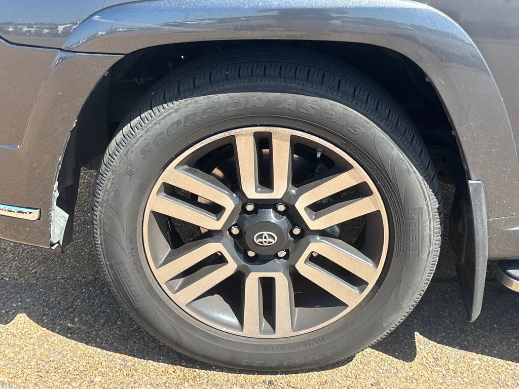 Used 2018 Toyota 4Runner Limited image 25