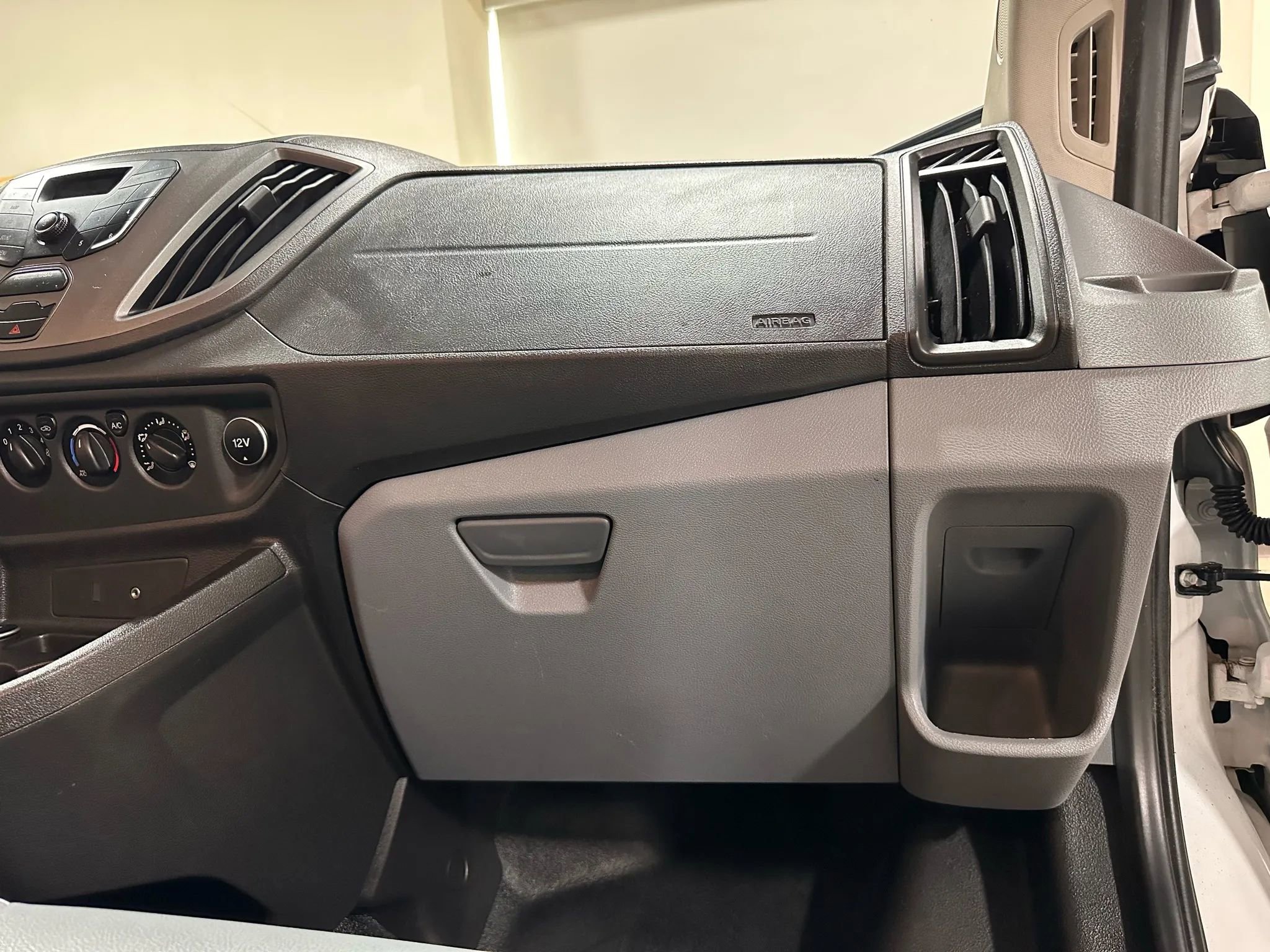 Used 2016 Ford Transit 150 148 Medium Roof RWD image 33