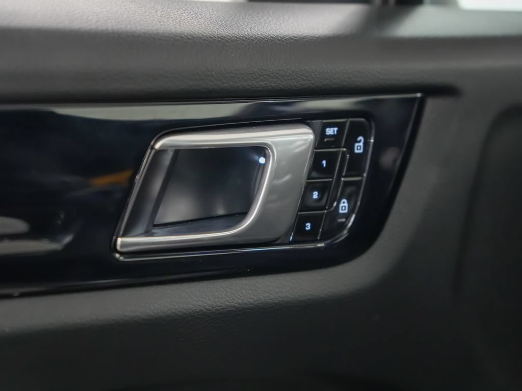 Certified 2021 Porsche Cayenne Coupe AWD/4WD image 22