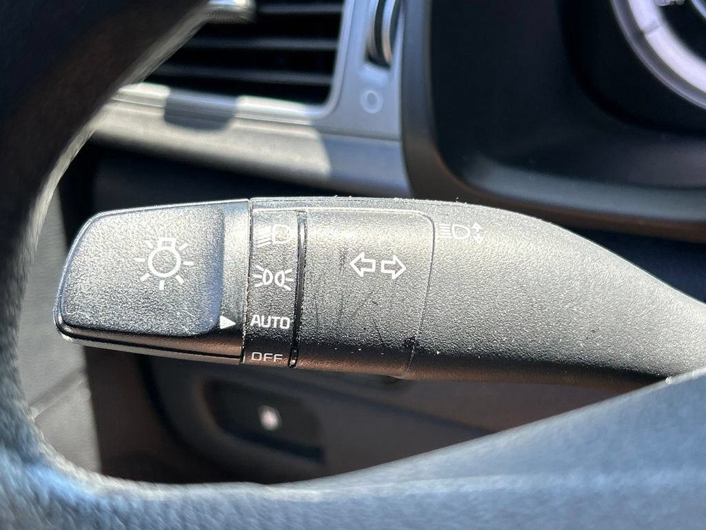 Used 2019 Kia Niro LX FWD image 24