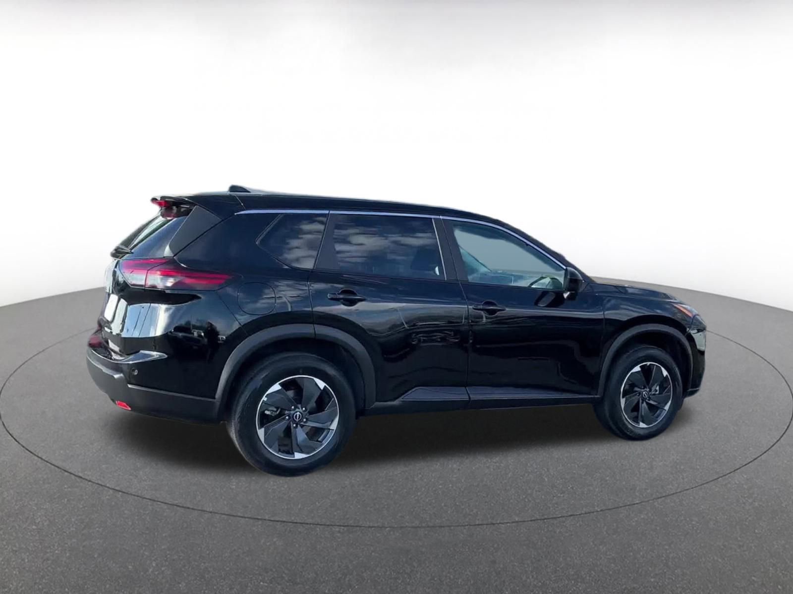 Used 2025 Nissan Rogue SV image 15