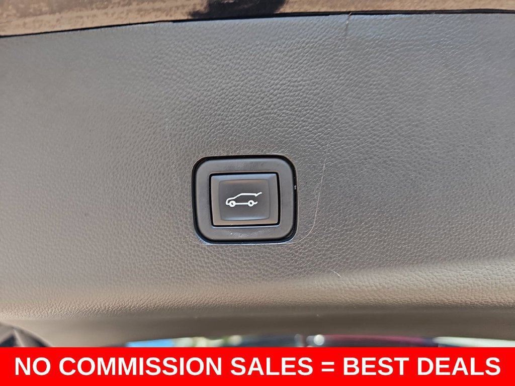 Used 2023 Chevrolet Traverse Premier w/ Redline Edition AWD/4WD image 14