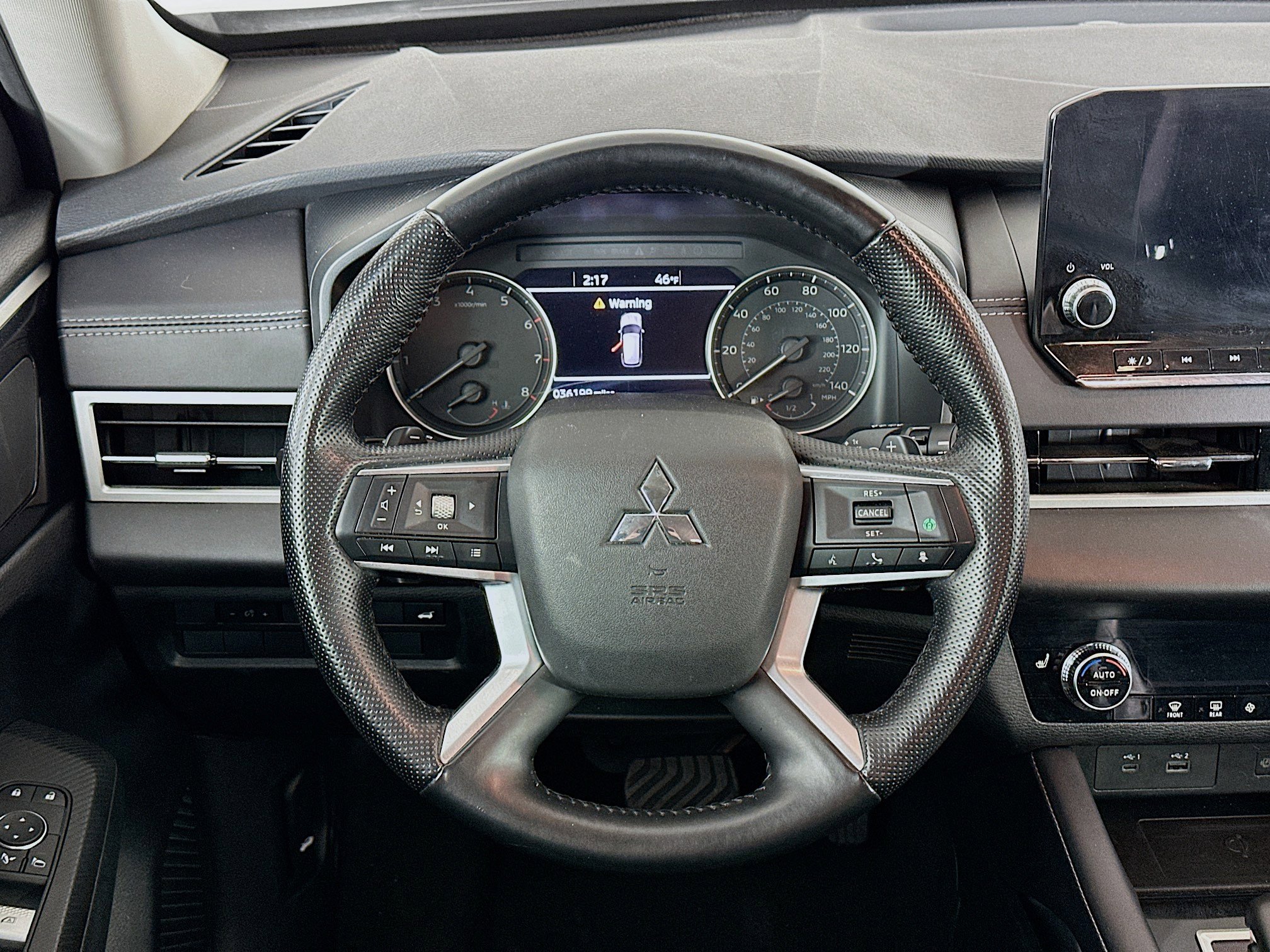 Used 2024 Mitsubishi Outlander SE image 18