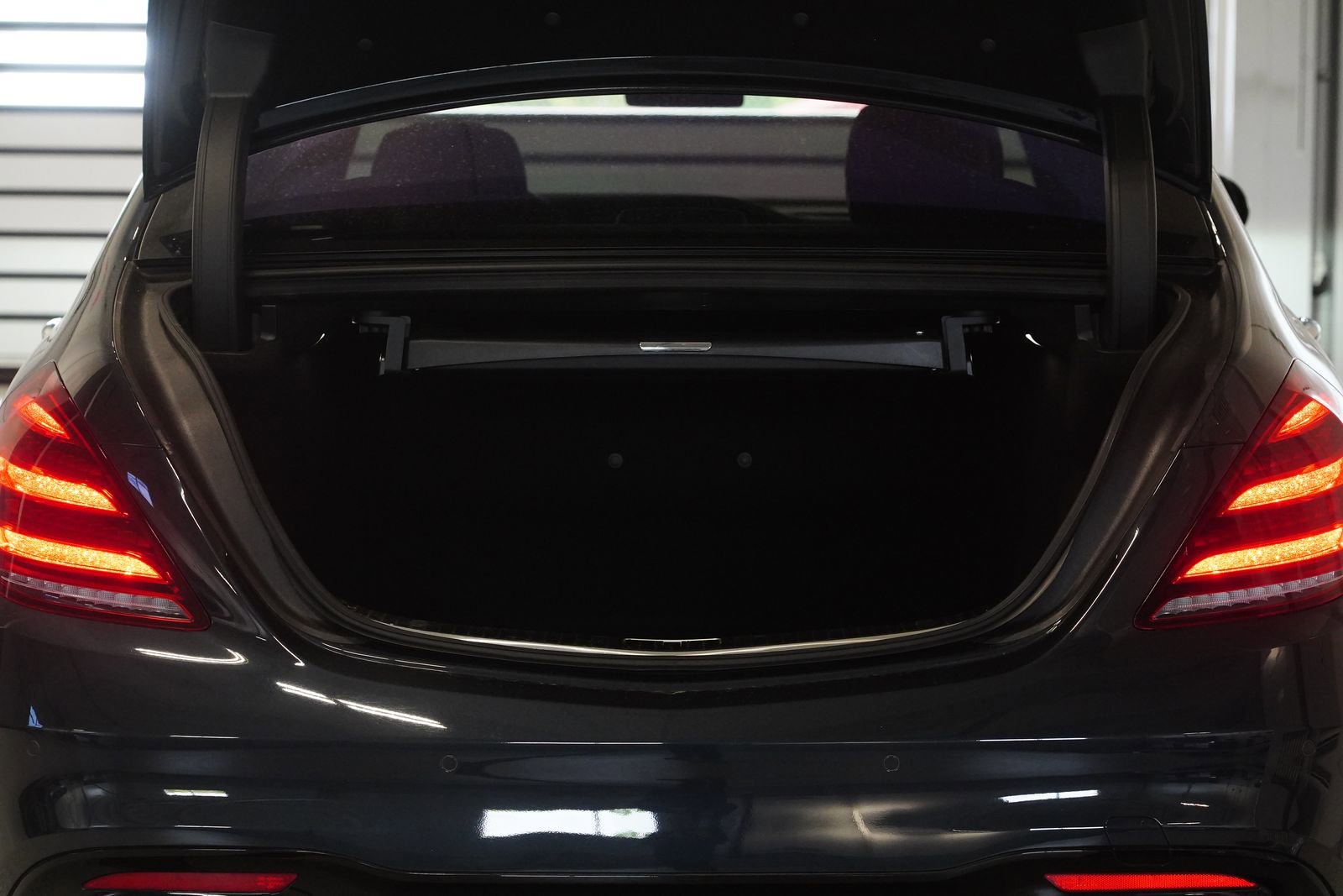 Used 2020 Mercedes-Benz S 560 4MATIC Sedan image 34