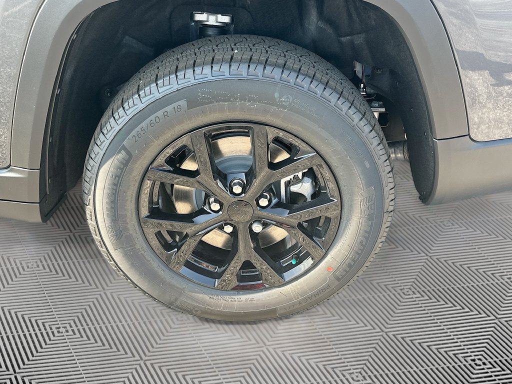 New 2026 Jeep Grand Cherokee L 4WD image 40