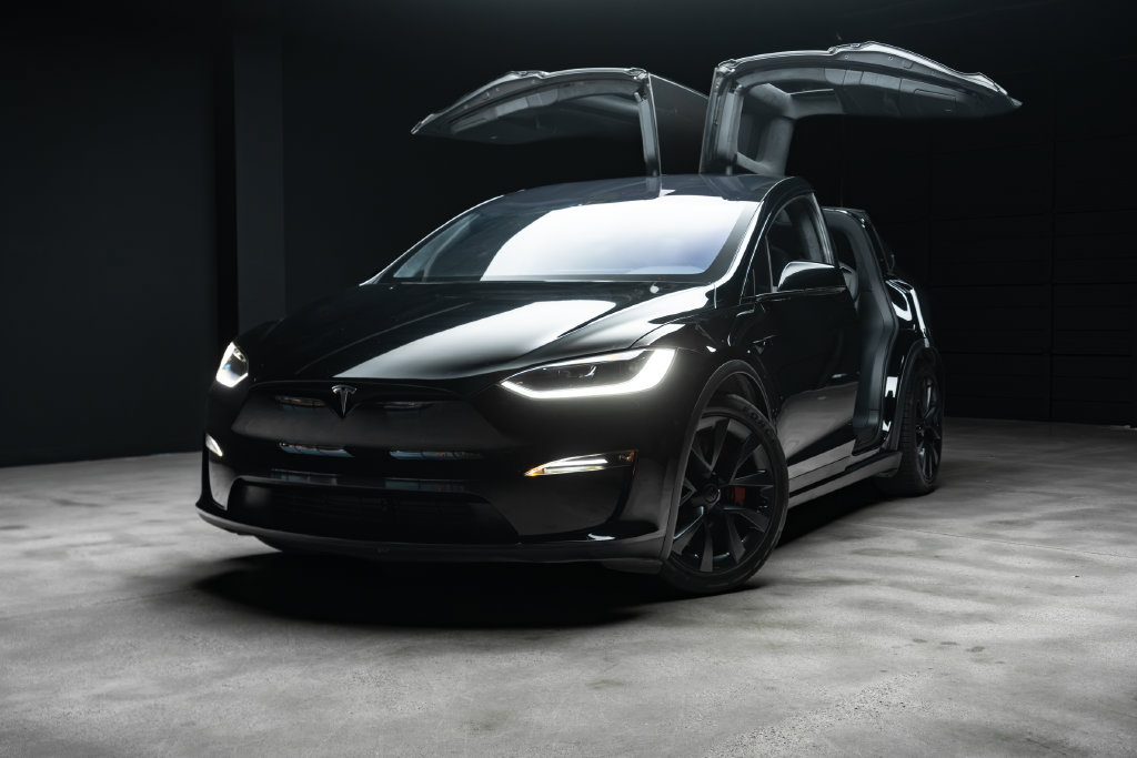 Used 2023 Tesla Model X Plaid AWD/4WD image 2