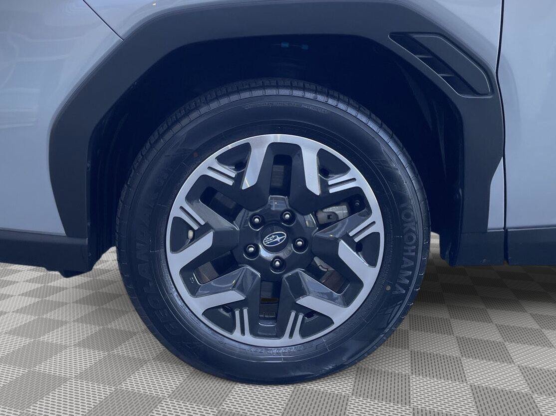 Certified 2025 Subaru Forester Premium AWD/4WD image 8