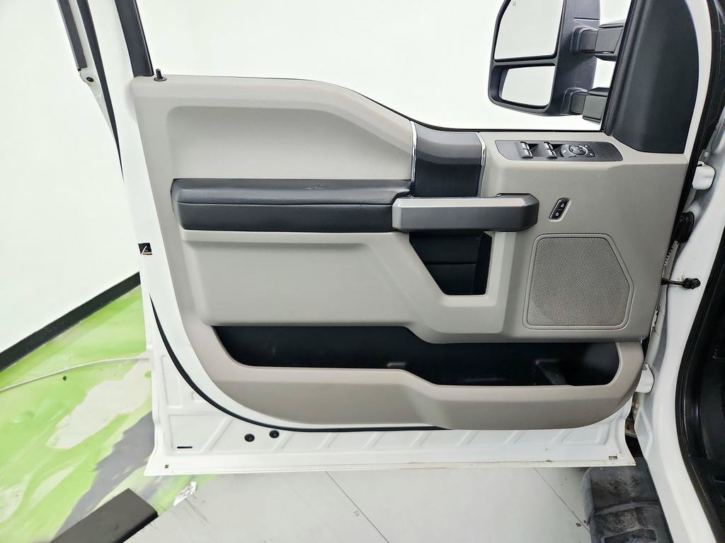 Used 2019 Ford F250 XLT w/ Snow Plow Prep Package AWD/4WD image 19