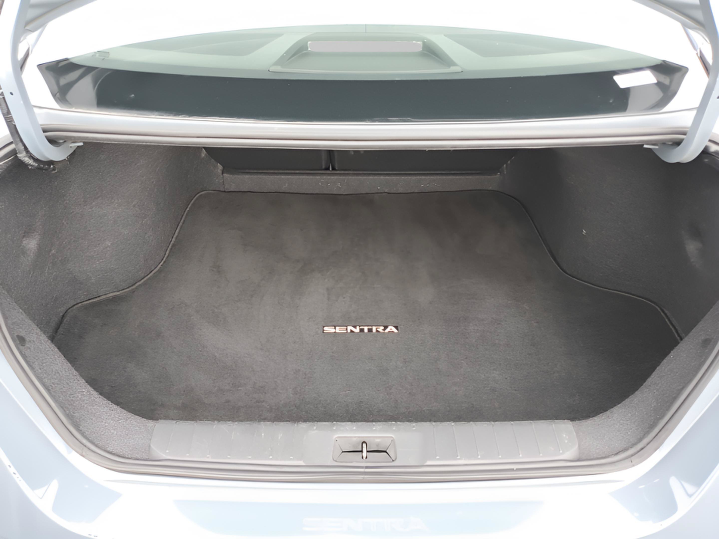 Used 2024 Nissan Sentra SV FWD image 8