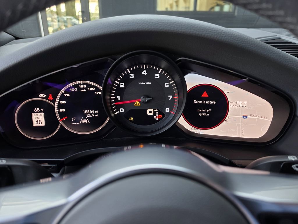 Certified 2023 Porsche Cayenne Platinum Edition image 16