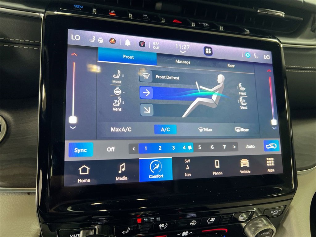 Used 2022 Jeep Grand Cherokee Overland w/ Advanced Protech Group III image 16