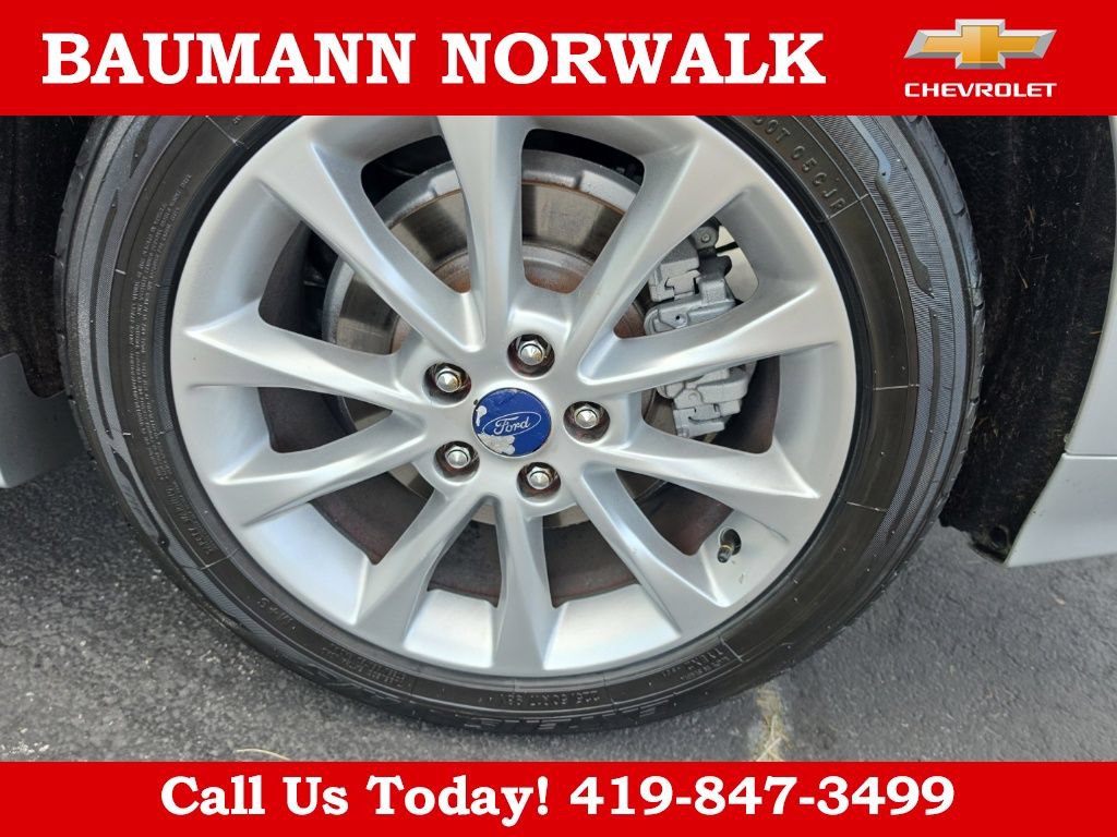 Used 2017 Ford Fusion SE w/ Fusion SE Technology Package FWD image 18