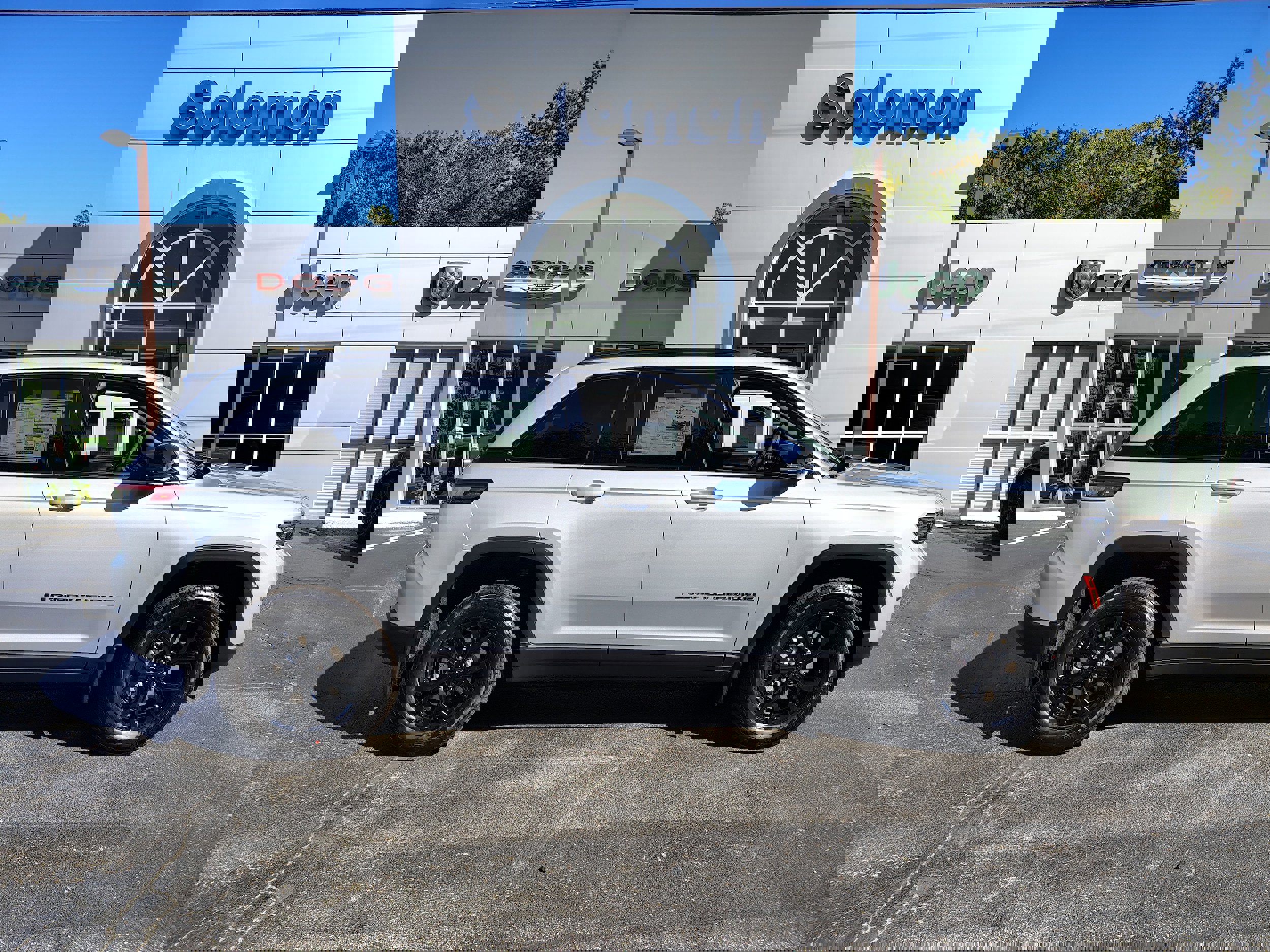 New 2025 Jeep Grand Cherokee Altitude