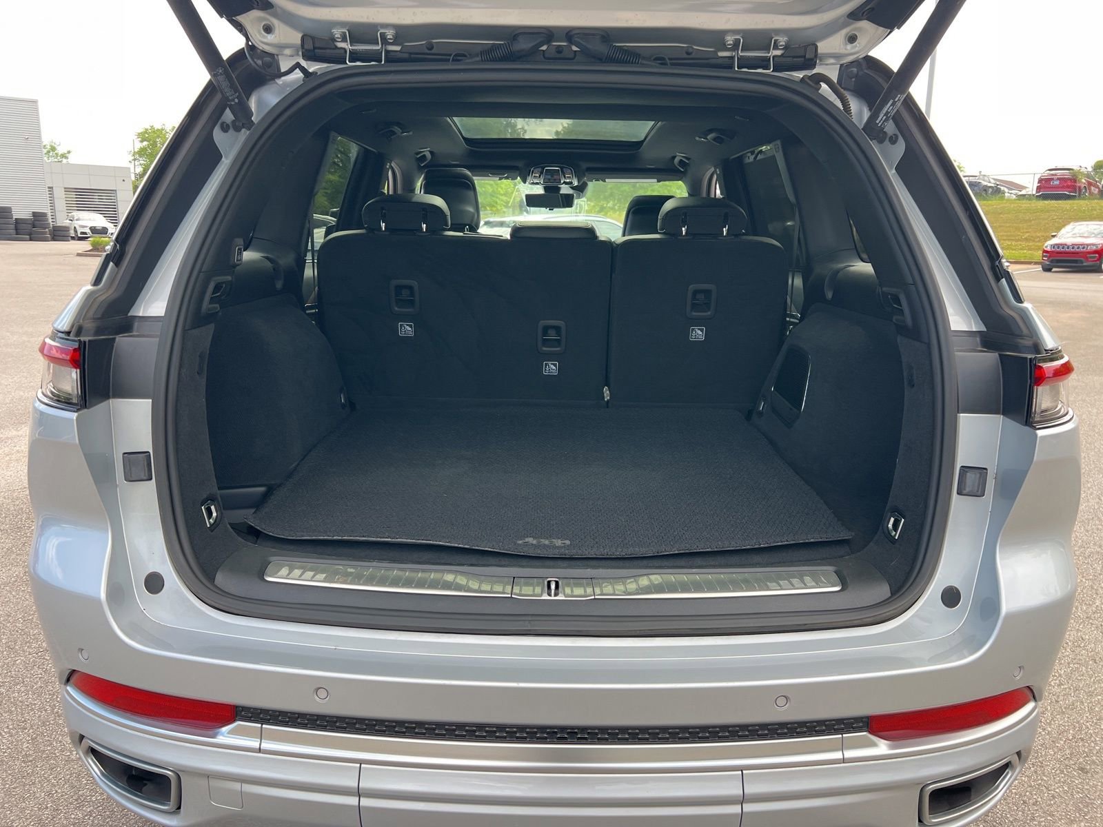 Used 2023 Jeep Grand Cherokee Summit w/ Adv Protech Group IV RWD image 41