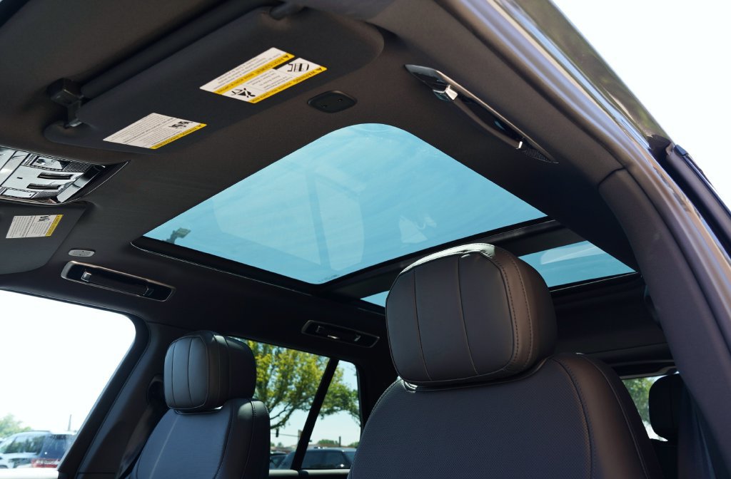 New 2026 Land Rover Range Rover SE AWD/4WD image 13