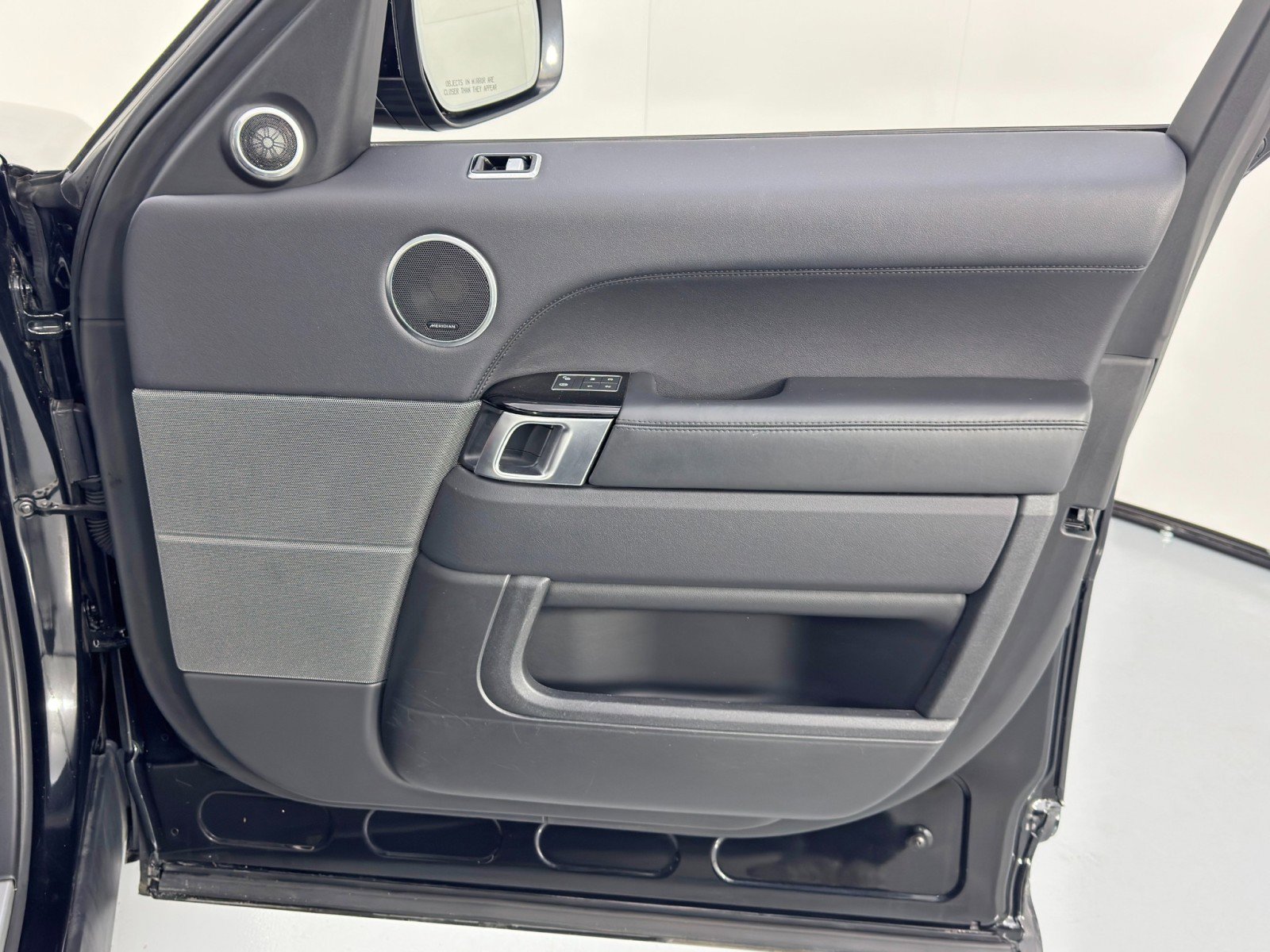 Used 2018 Land Rover Range Rover Sport HSE image 47