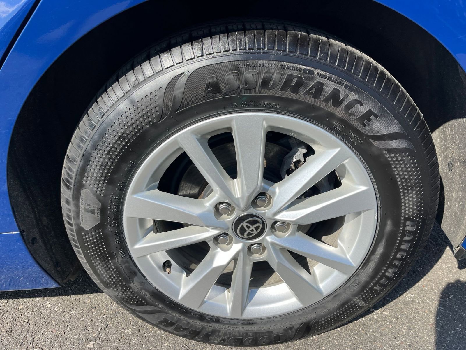 Used 2025 Toyota Camry LE image 29