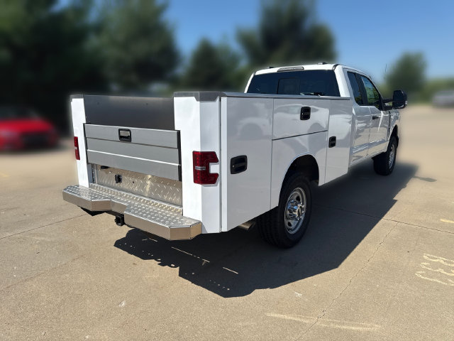 New 2026 Ford F350 XL w/ XL Chrome Package AWD/4WD image 5