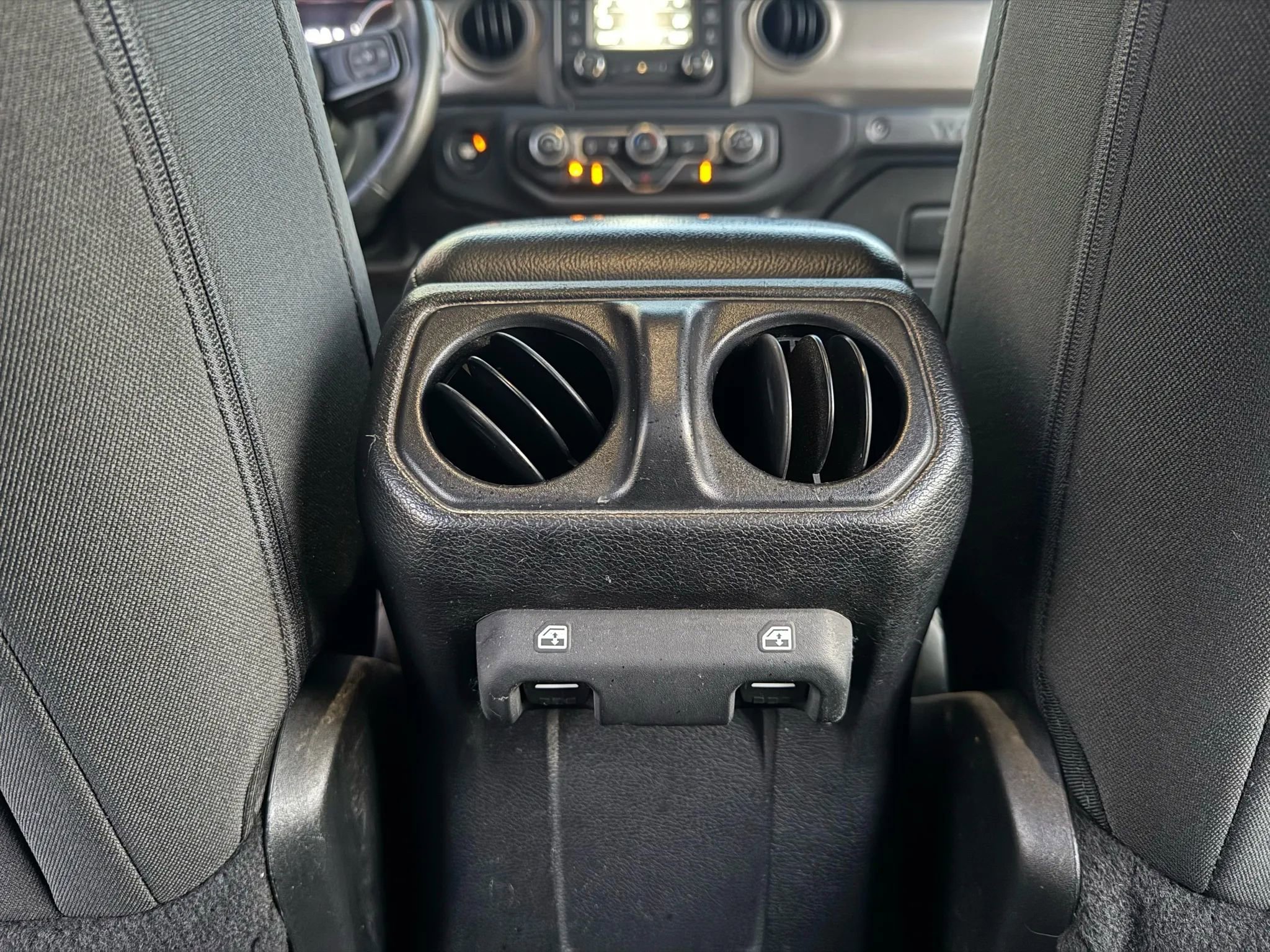 Used 2018 Jeep Wrangler Unlimited Sport S image 19