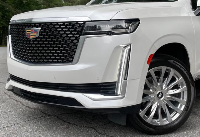 Used 2022 Cadillac Escalade Premium Luxury AWD/4WD image 3