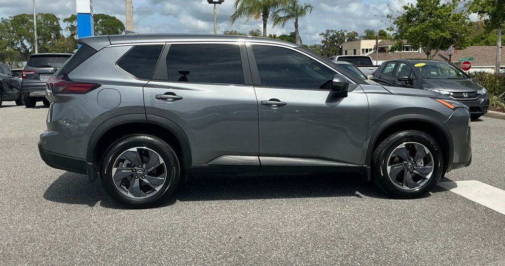 Used 2026 Nissan Rogue SV FWD image 8