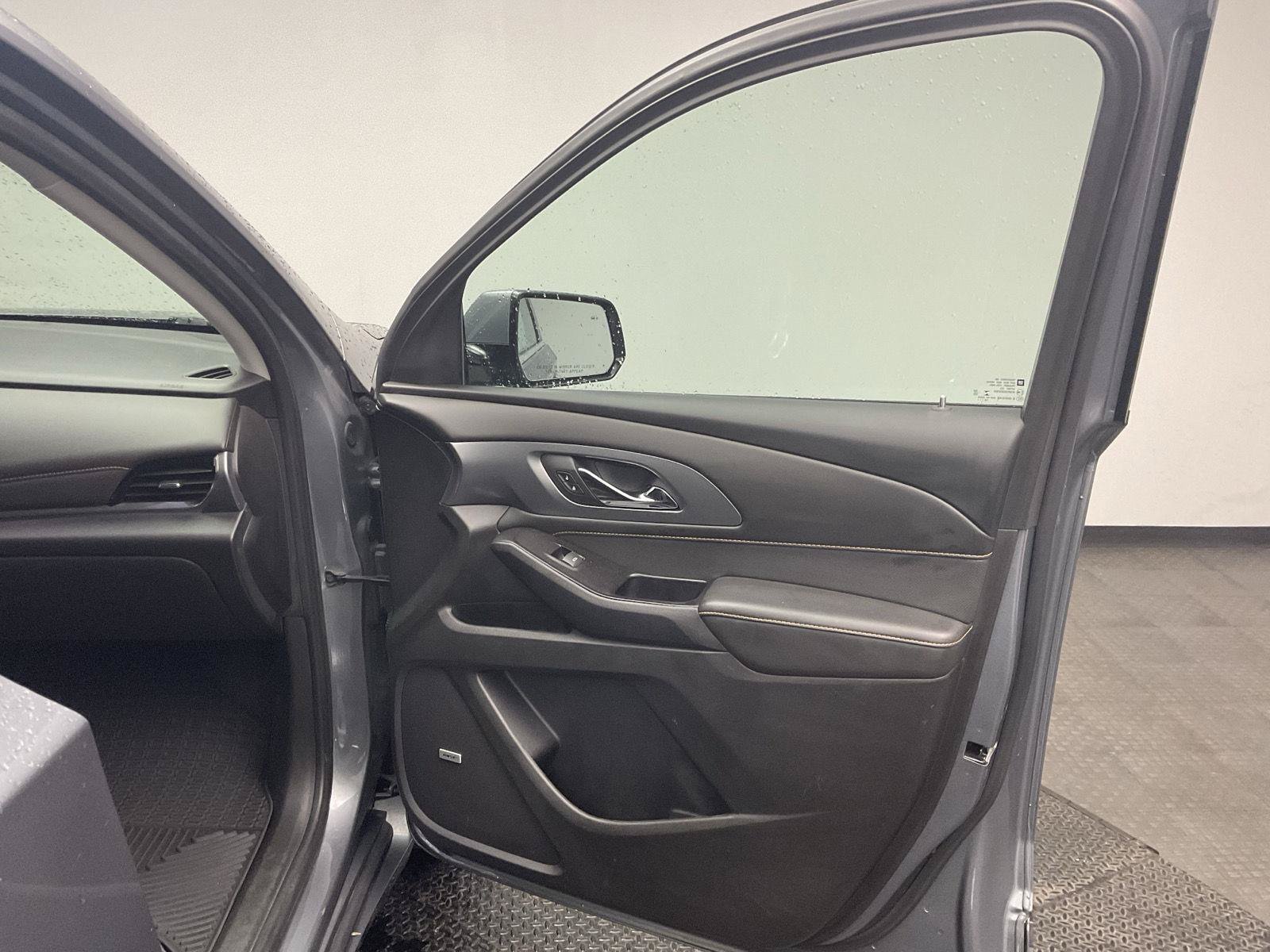 Used 2020 Chevrolet Traverse Premier FWD image 26