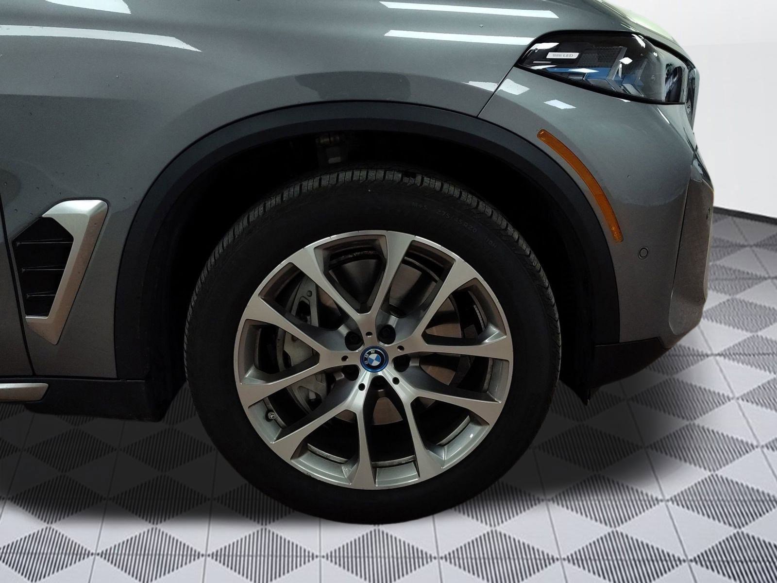 Used 2025 BMW X5 xDrive50e w/ Parking Assistance Package image 11